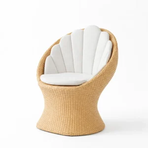 Oyster Shell Pedestal Rattan Chair
